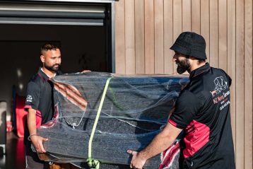 Carefully transporting a single item for safe delivery